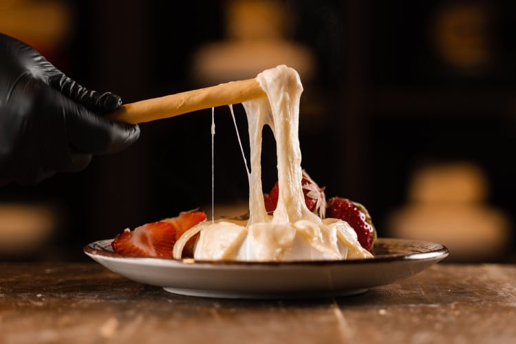 EU-precision-fermentation-firms-partner-to-bolster-R-D-efforts-drive-cost-parity-with-dairy-casein.jpg