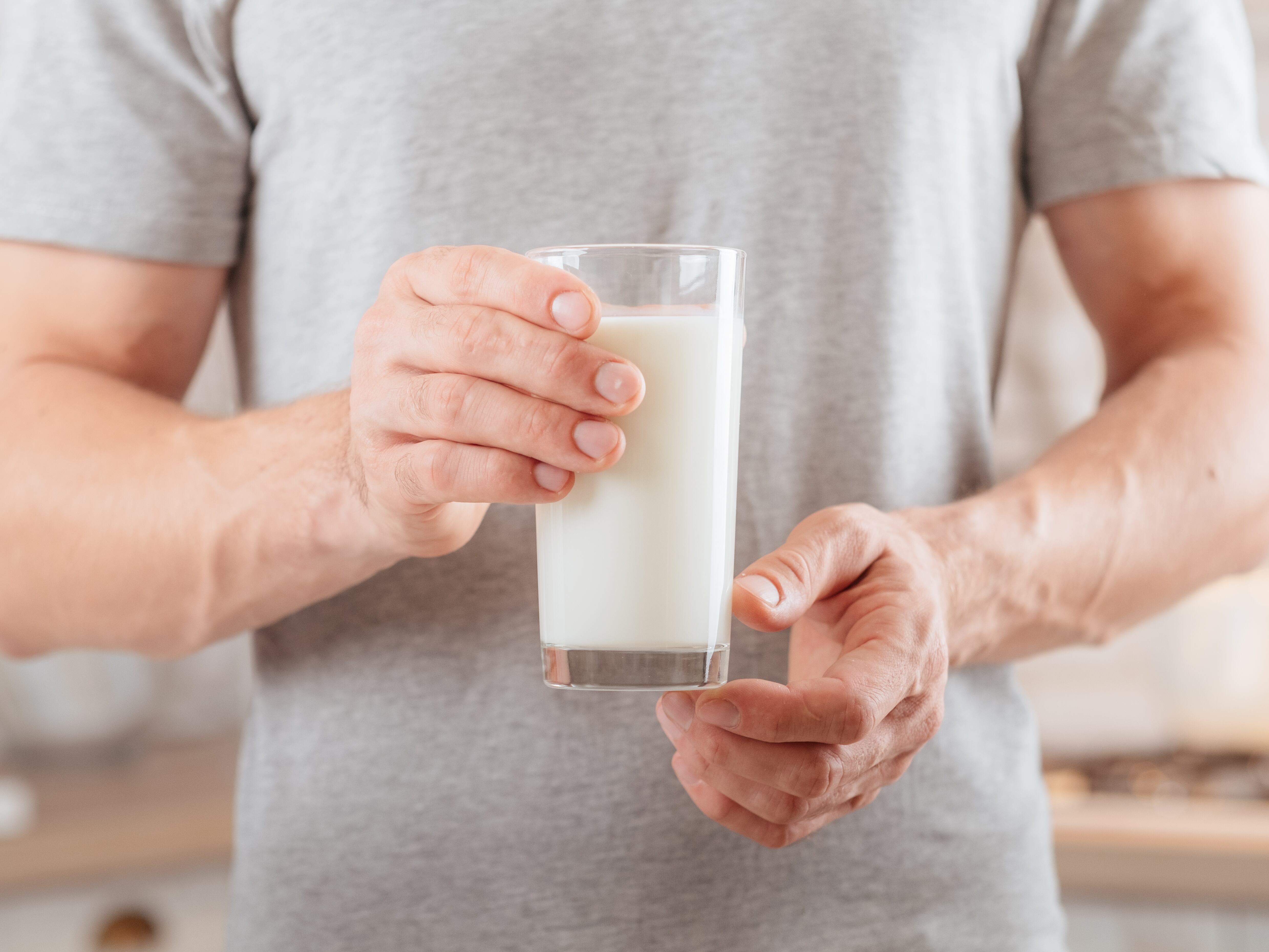 Milk intake cuts cancer risk 