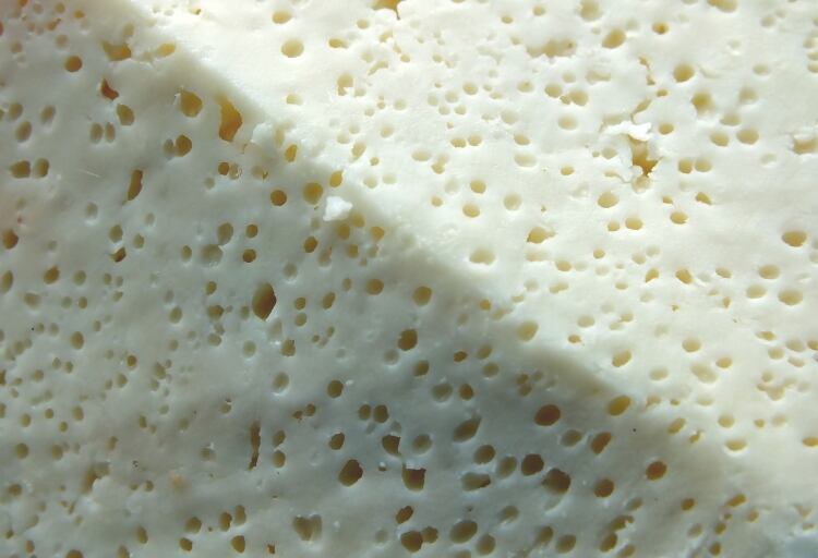 Bulgarian study finds water – lots of it – in most cheap cheese