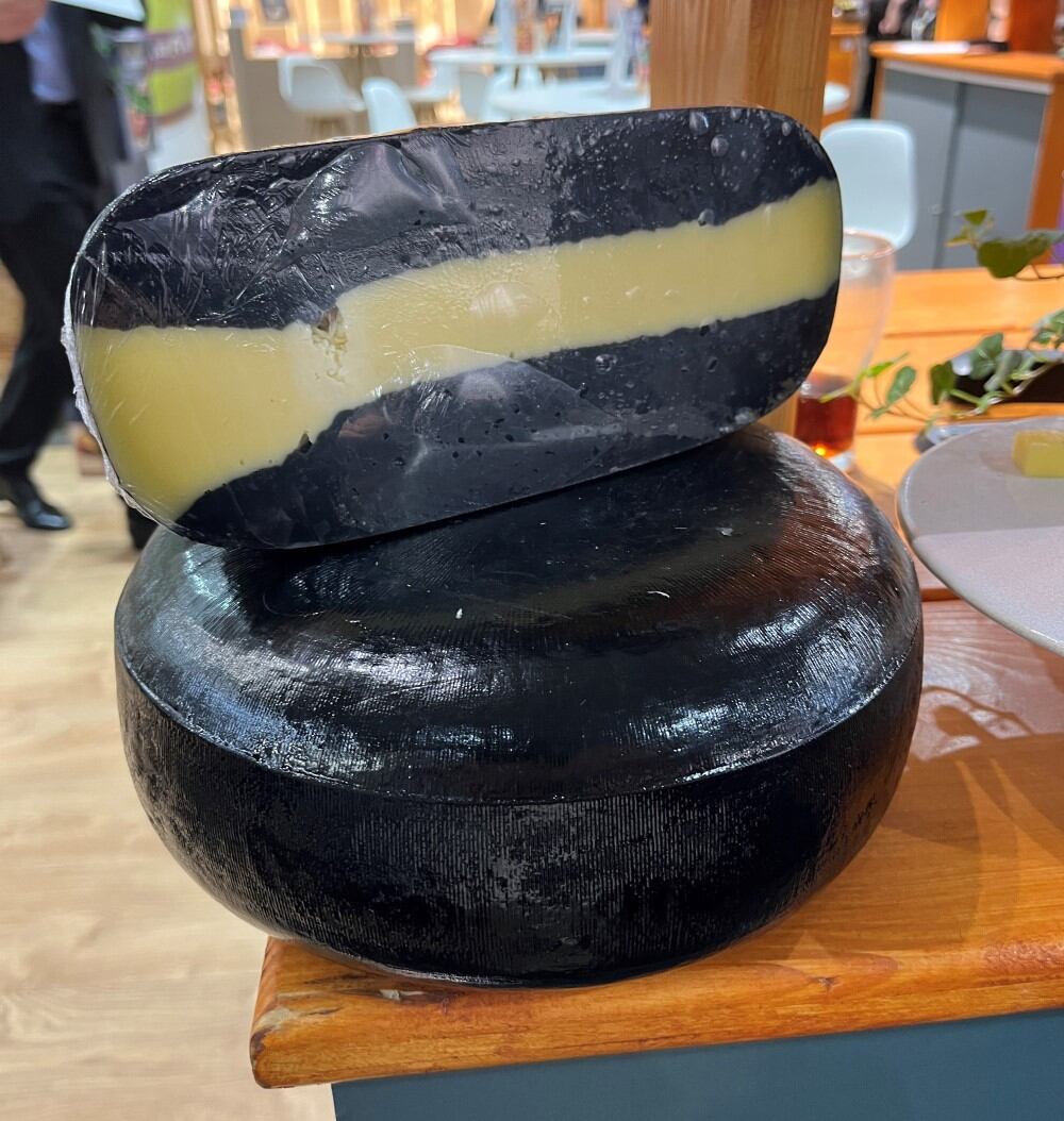 De corante de insetos a sabores florais: tendências inovadoras no mundo dos queijos 18 cookies-and-cream.jpg