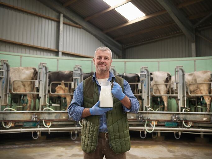 DAIRY-PRIDE-Act-would-wipe-out-FDA-labeling-guidance-for-plant-based-milk-alternatives.jpg
