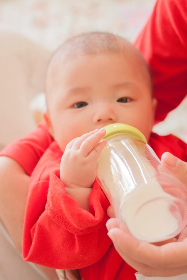 bottlefeeding.jpg