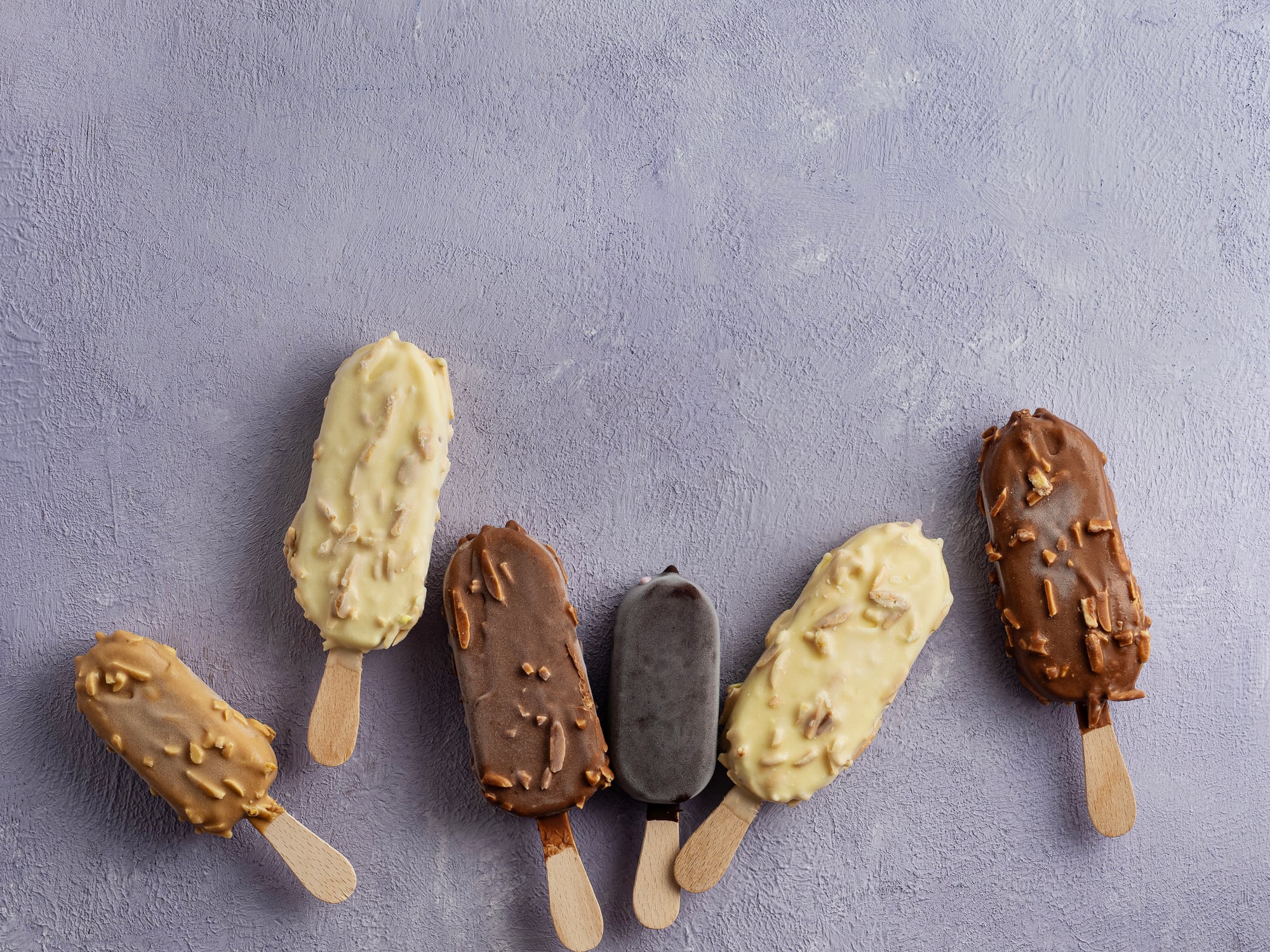 Ice Cream, Chocolate, Cold Temperature, Frozen, Covering, Magnum, Bar - Drink Establishment, Almond, Background, Food and drink
Drink, Choice