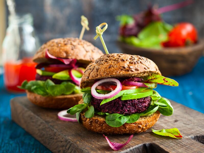 veggie-burger-beetroot-quinoa-Copyright-Sarsmis.jpg