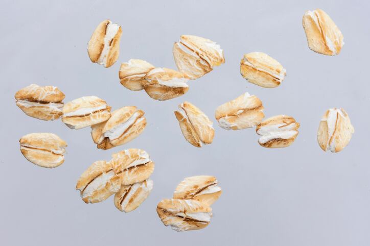 oat-flakes-close-up-xamtiw.jpg