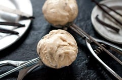 Koupe-vanilla-scoop.jpg