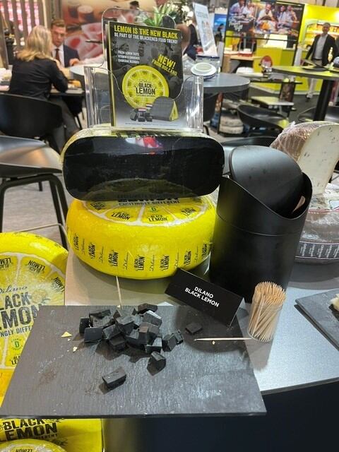 De corante de insetos a sabores florais: tendências inovadoras no mundo dos queijos 8 lemon.jpg