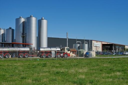 Westland urges shareholders to approve sale to Yili 