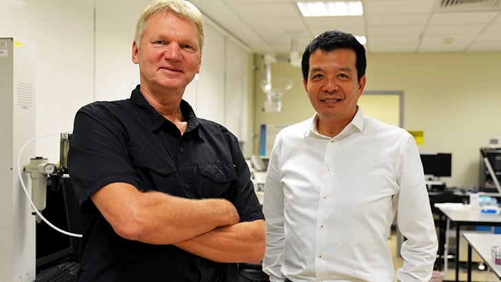Professors-Jorgen-Schlundt-and-William-Chen.jpg