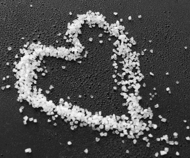 UK salt intake falling - but not meeting targets