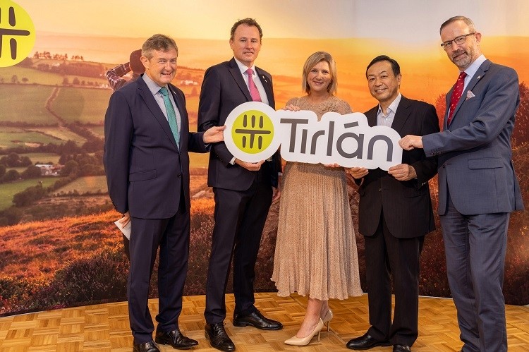 From left: Bord Bia interim CEO Michael Murphy; Irish agriculture minister, Charlie McConalogue; Tirlán director of ingredients, Aoife Murphy; Lacto Japan CEO, Motohisa Miura, and Irish ambassador to Japan, Damien Cole. Image: 