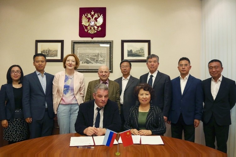 Representatives of the Nutrition Society of China and Russia at the MoU signing.