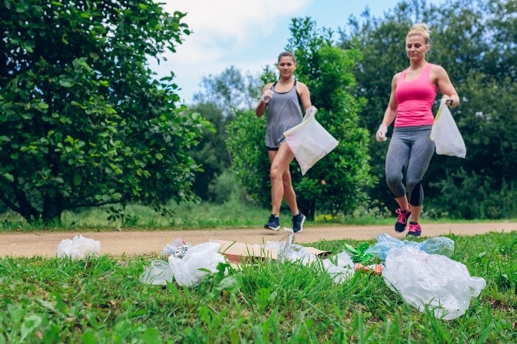 Plogging combines the benefits of exercise while making the planet healthier. It can be done while walking, jogging, running or hiking. Pic: Silk