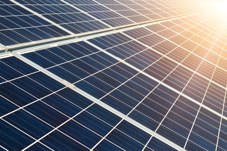 Fitting solar panels to the roof of a new or existing factory could provide a significant proportion of the power required and be more cost-effective. Pic: Getty Images/DiyanaDimitrova
