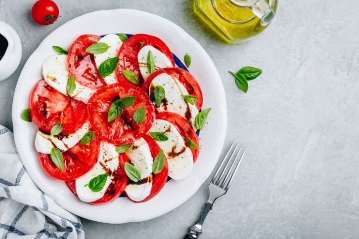 Dreamfarm is kicking off production with vegan alternatives to two iconic cheeses: mozzarella (pictured) and spreadable cheese. GettyImages/wmaster890