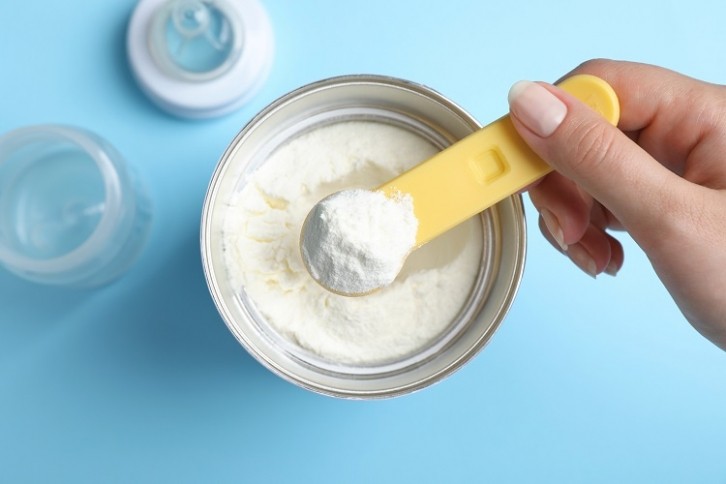 Earlier this year, The Lancet published a three-paper series accusing infant formula manufacturers of irresponsible marketing and political lobbying for their own benefit, rather than that of parent and child. Now, trade associations representing these manufacturers are fighting back. GettyImages/Liudmila Chernetska