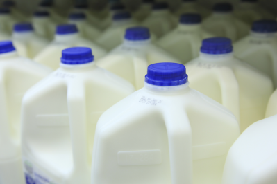 Pressed US shoppers are trading down from gallons to half-gallons of milk / Pic: GettyImages-Phi2