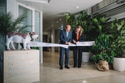 Nestlé chairman Paul Bulcke, and Valérie Dittli, state councilor of the Swiss Canton of Vaud, take part in the ribbon-cutting ceremony. Image: Nestlé
