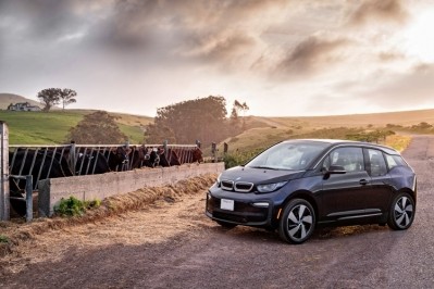 Straus Family Creamery and BMW Group marked Earth Day with the advancement of the Low Carbon Fuel Standard Program for cow-powered climate change solutions. Pic: Straus/BMW   